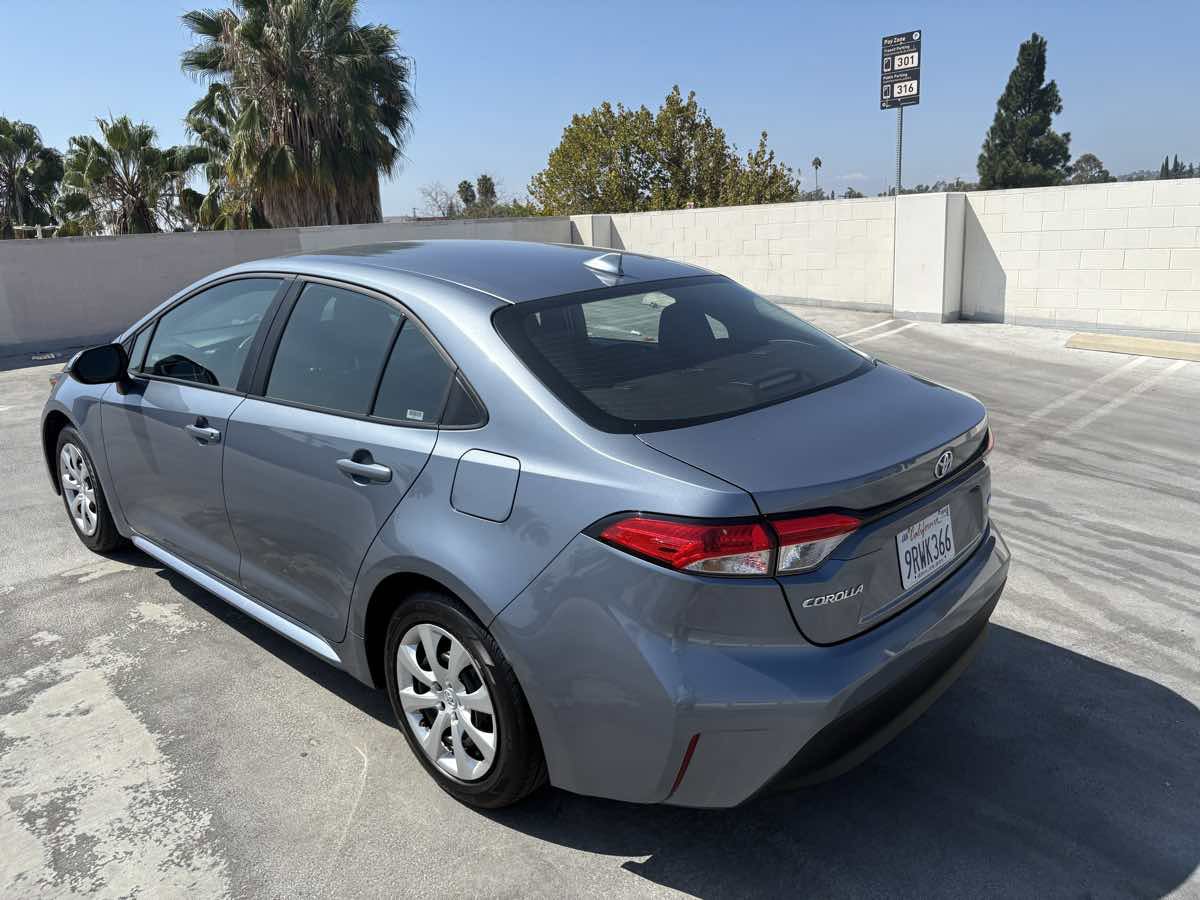 Used 2025 Toyota Corolla LE image 9