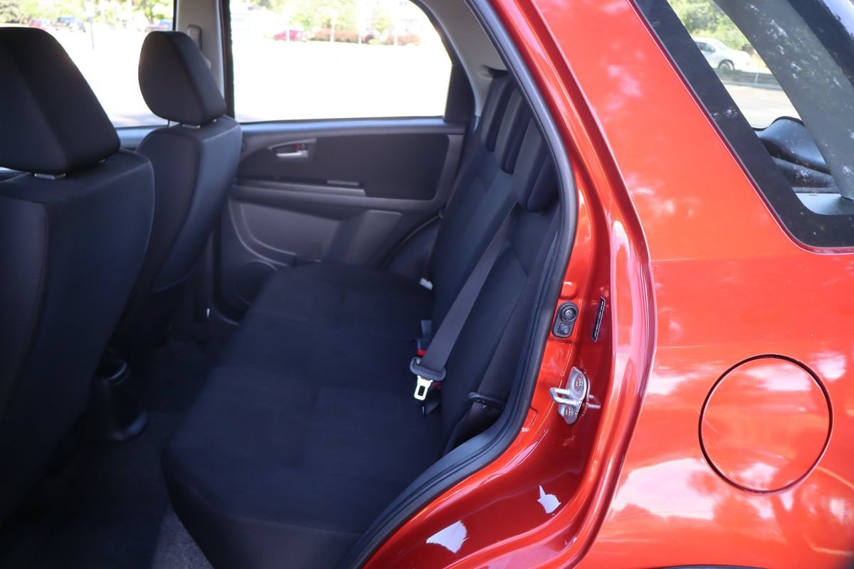 Used 2010 Suzuki SX4 Touring AWD/4WD image 20