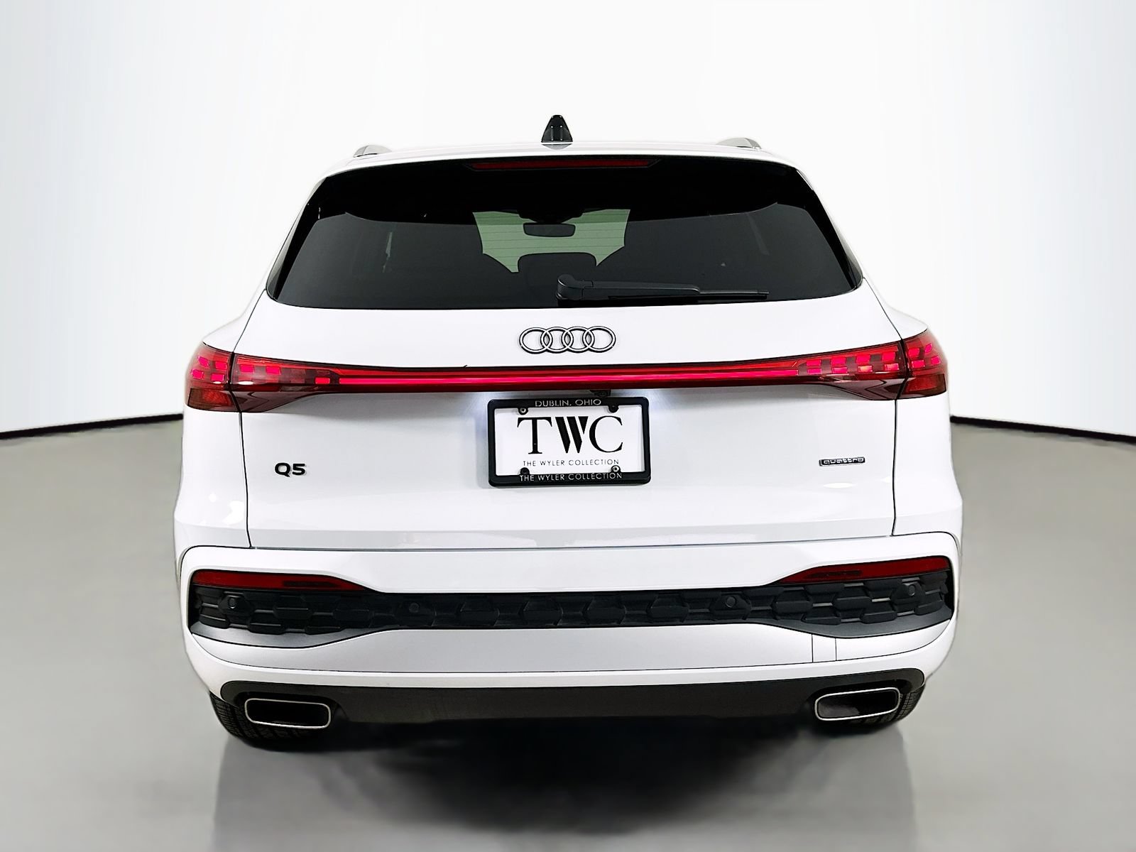 Used 2025 Audi Q5 Premium Plus w/ Premium Plus AWD/4WD image 6