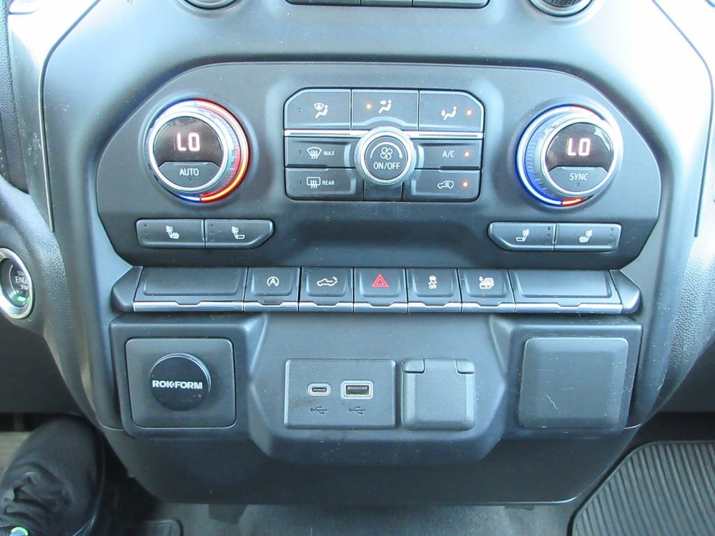 Used 2021 Chevrolet Silverado 1500 LT AWD/4WD image 30