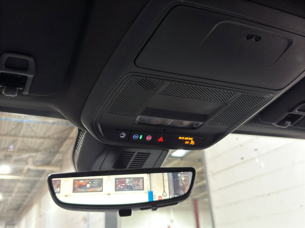 Used 2025 Chevrolet Equinox LT w/ Convenience Package II image 34