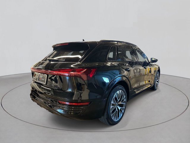 Certified 2024 Audi Q8 e-tron Premium Plus w/ Premium Plus Package AWD/4WD image 4