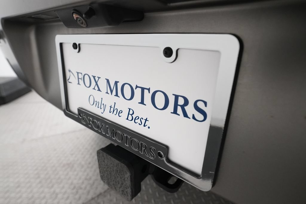 Used 2025 Land Rover Defender 110 X-Dynamic SE AWD/4WD image 36