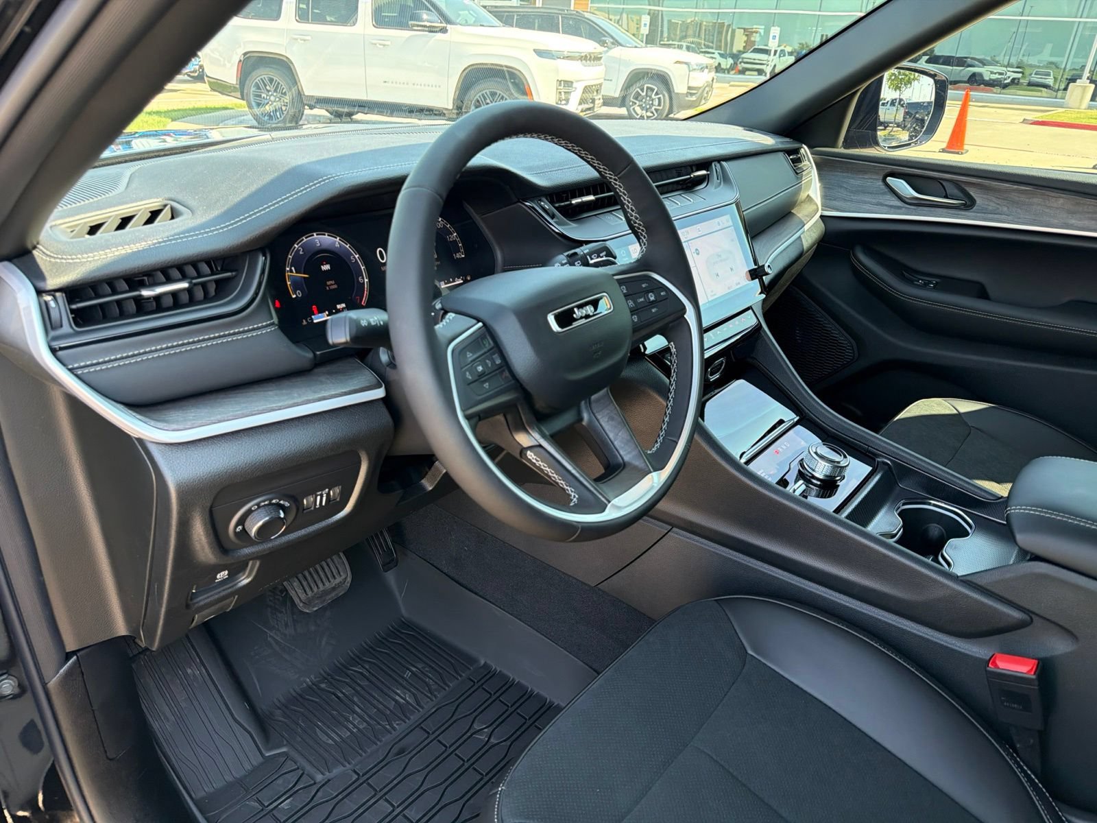 New 2026 Jeep Grand Cherokee Altitude AWD/4WD image 10