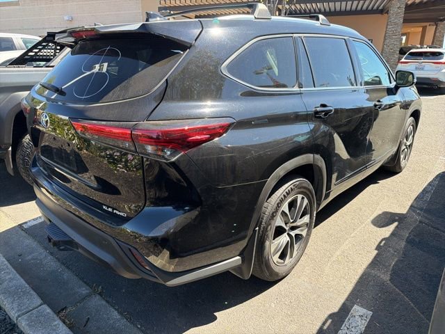 Certified 2021 Toyota Highlander XLE AWD/4WD image 4