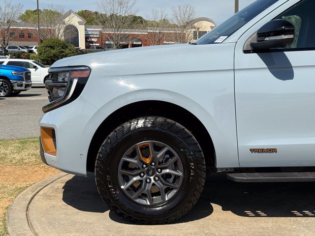 Used 2025 Ford Expedition Tremor AWD/4WD image 12