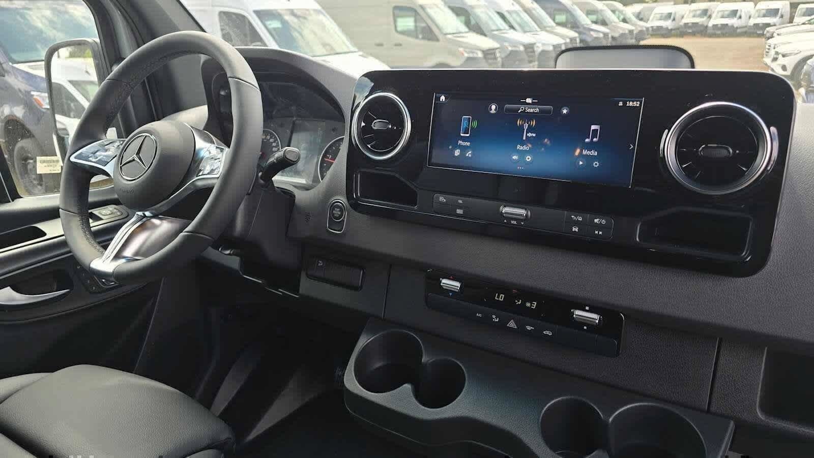 Used 2025 Mercedes-Benz Sprinter 2500 image 12