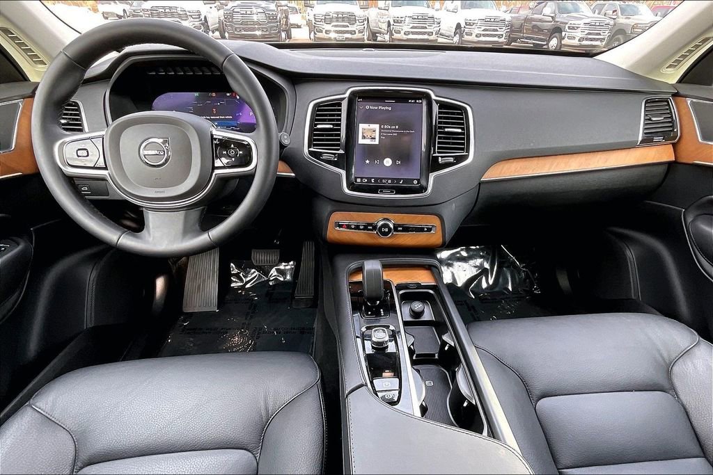 Used 2024 Volvo XC90 B6 Plus w/ Protection Package Premier image 15