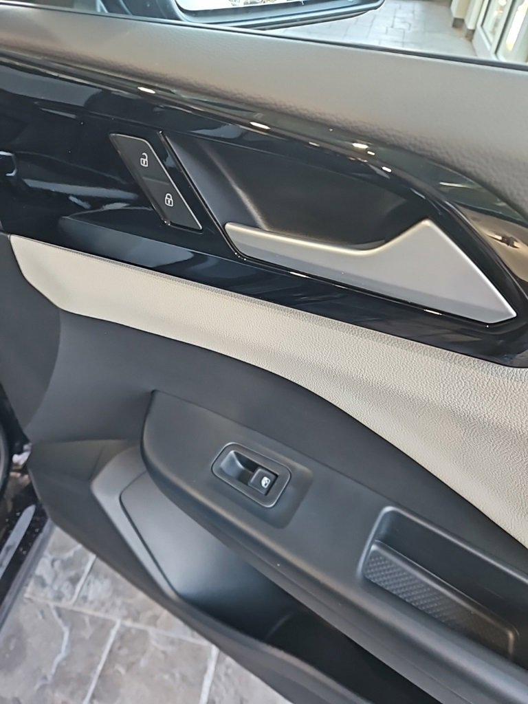 New 2026 Volkswagen Taos S image 12