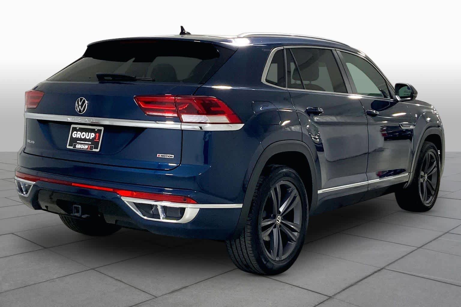 Used 2022 Volkswagen Atlas Cross Sport SEL R-Line w/ Cross Sport MDO Package AWD/4WD image 12