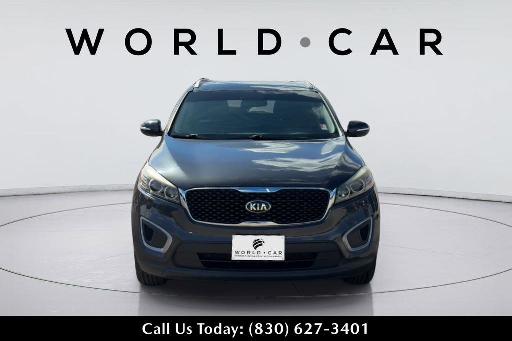 Used 2018 Kia Sorento FWD image 2