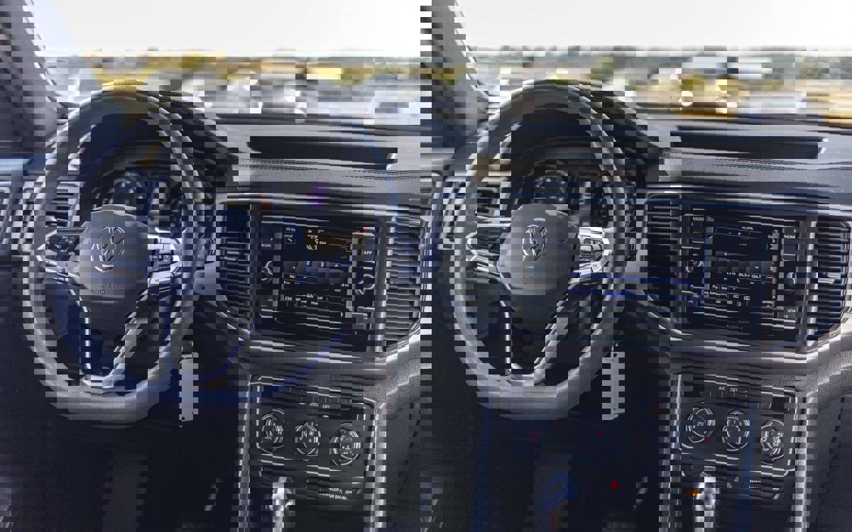 Used 2020 Volkswagen Atlas Cross Sport S image 8