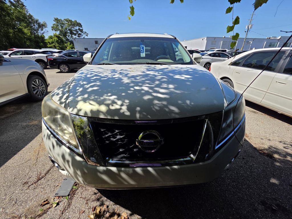 Used 2014 Nissan Pathfinder Platinum w/ Platinum Premium Package FWD image 2