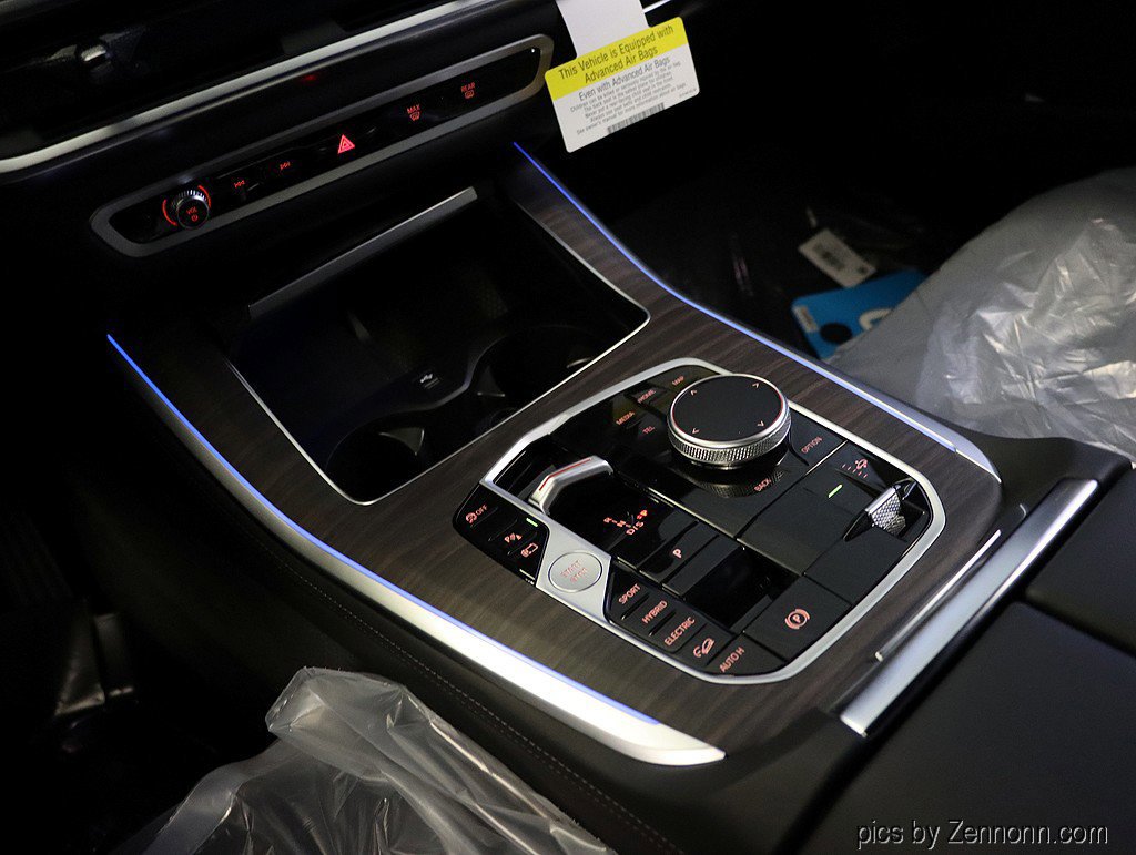 Used 2026 BMW X5 xDrive50e w/ Climate Comfort Package image 15