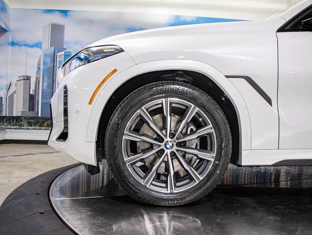 Used 2026 BMW X6 xDrive40i AWD/4WD image 7