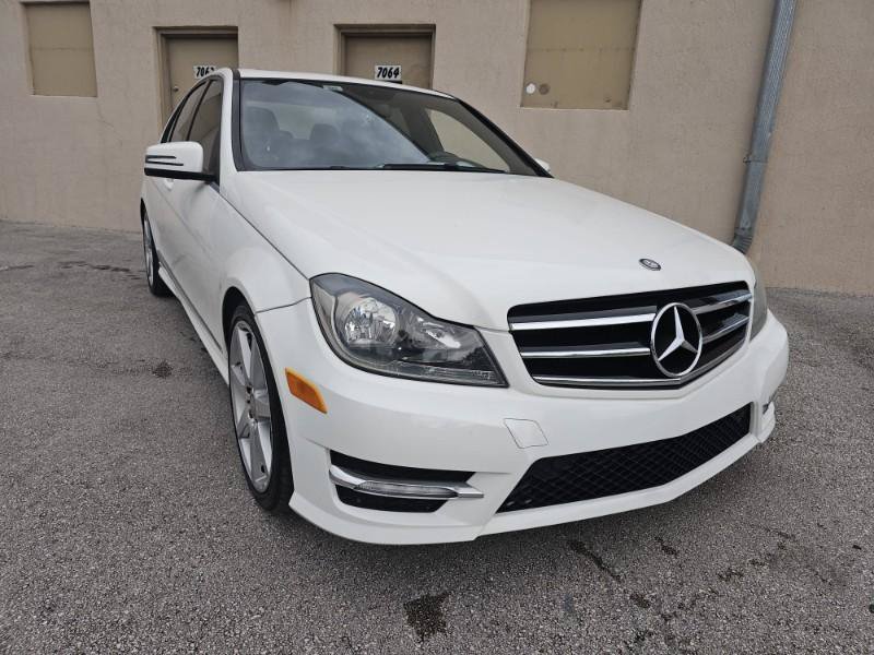 Used 2014 Mercedes-Benz C 250 Sedan image 7