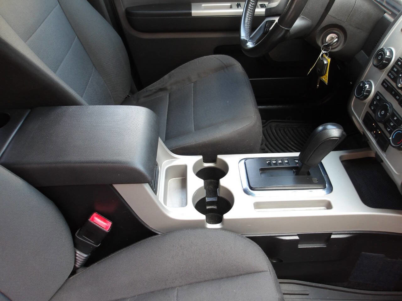 Used 2012 Ford Escape XLT AWD/4WD image 16