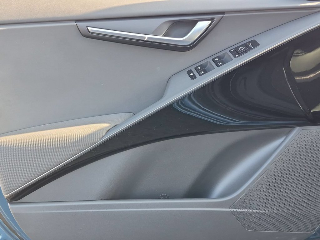 New 2026 Kia Niro EX FWD image 22
