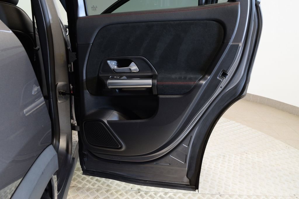 Used 2023 Mercedes-Benz GLA 250 4MATIC image 30