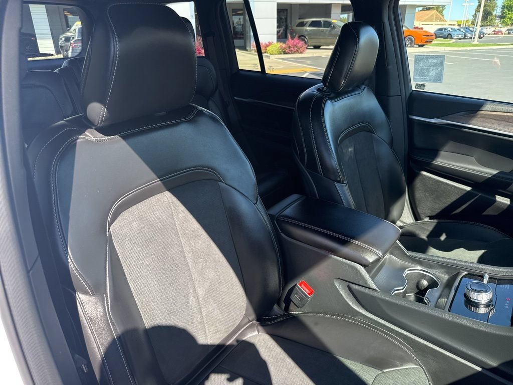 New 2026 Jeep Grand Cherokee Altitude AWD/4WD image 12