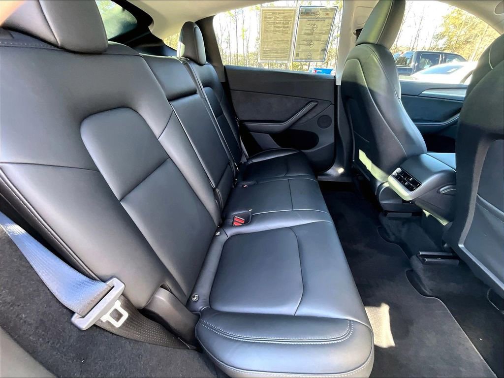 Used 2023 Tesla Model Y Long Range image 16