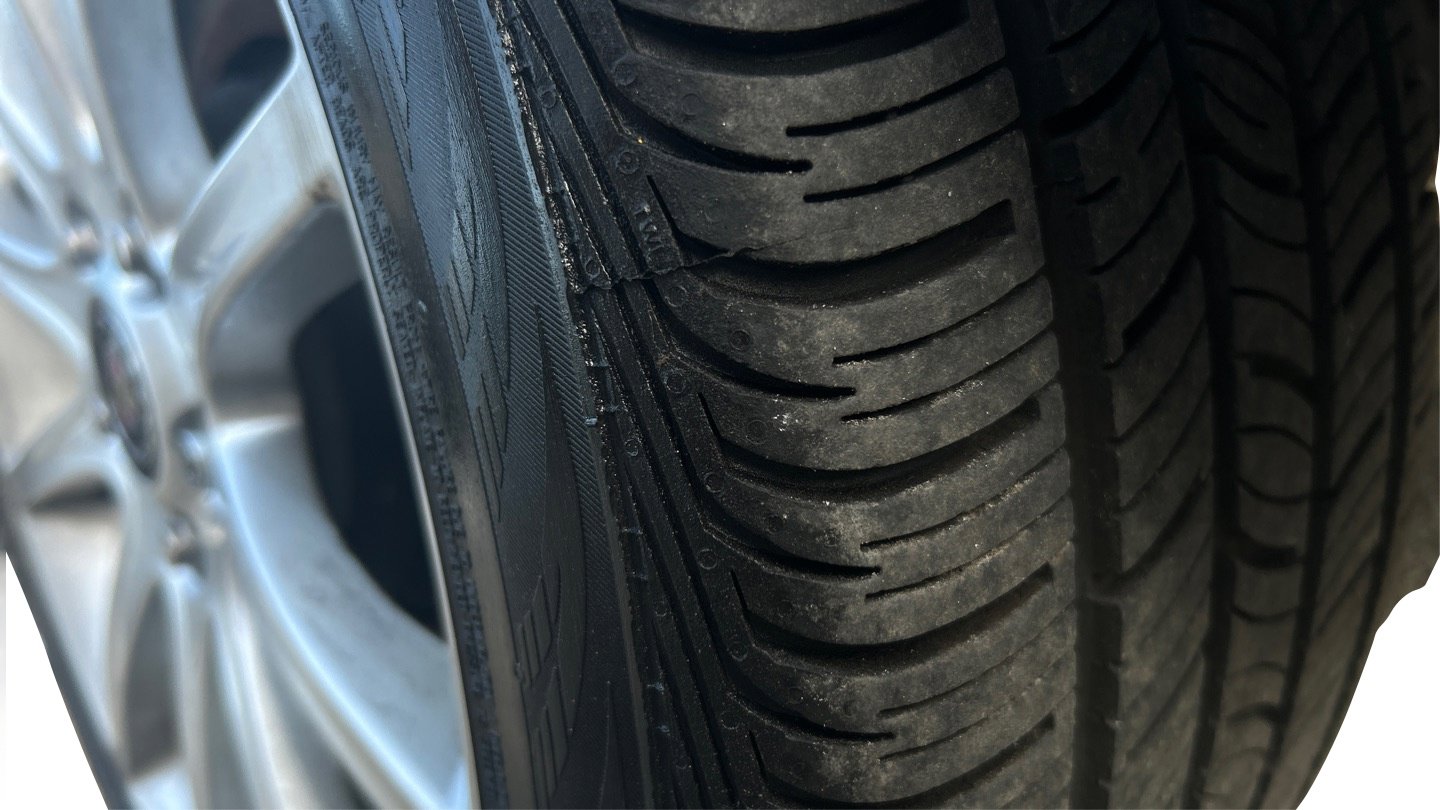 Used 2006 Cadillac XLR V image 40