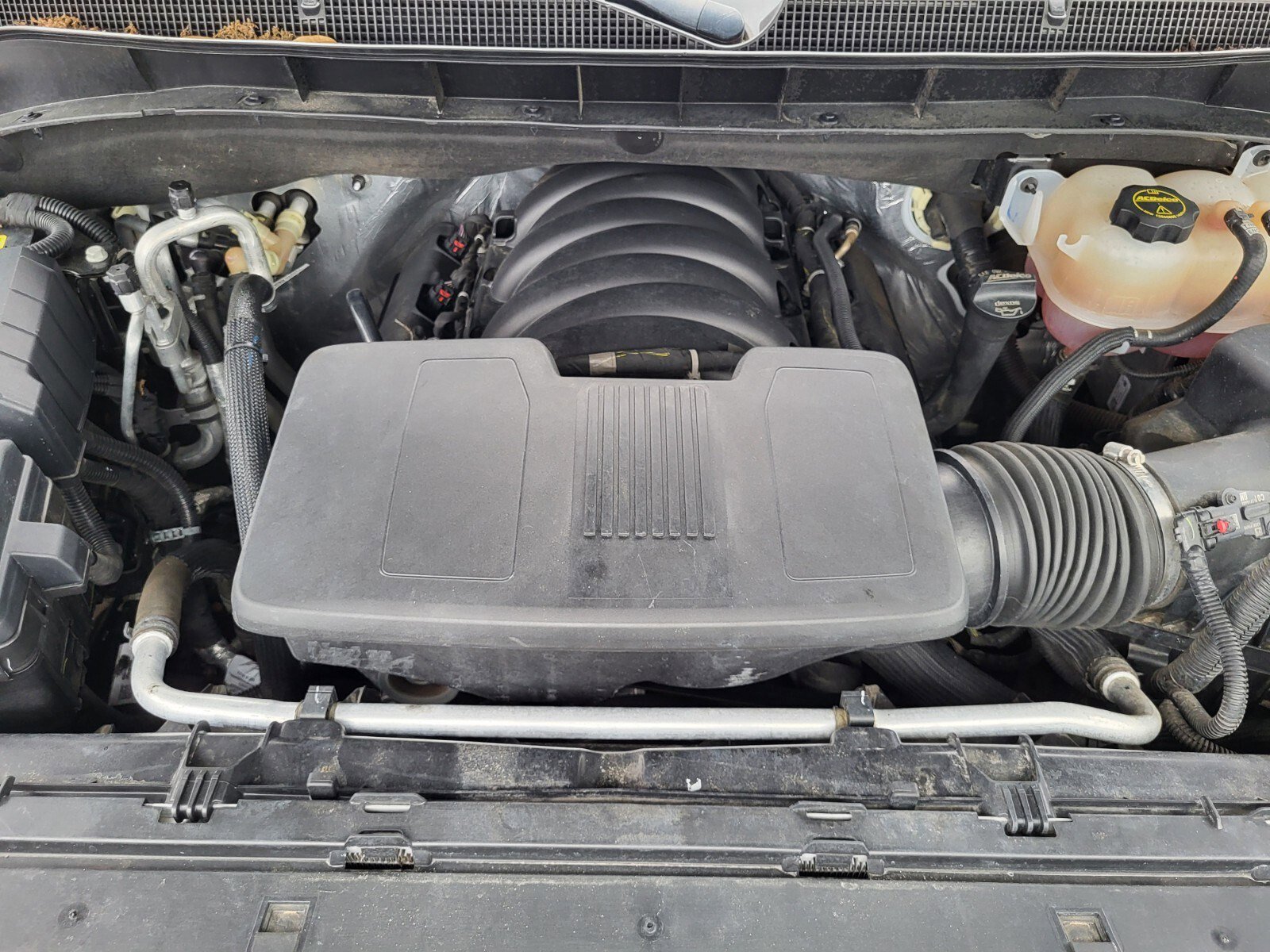 Used 2024 Chevrolet Suburban LT RWD image 32