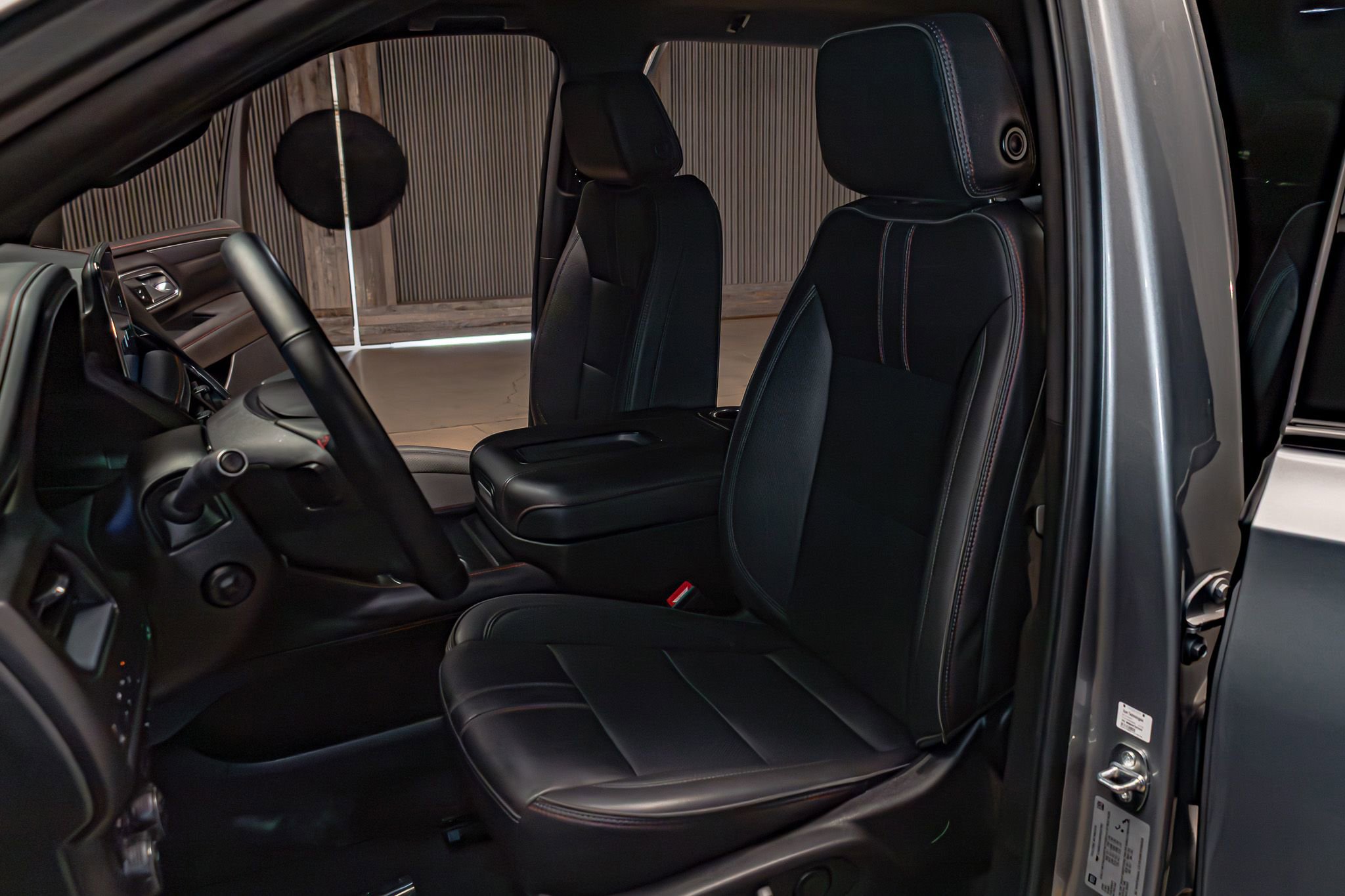 Used 2024 Chevrolet Suburban RST w/ Luxury Package AWD/4WD image 21