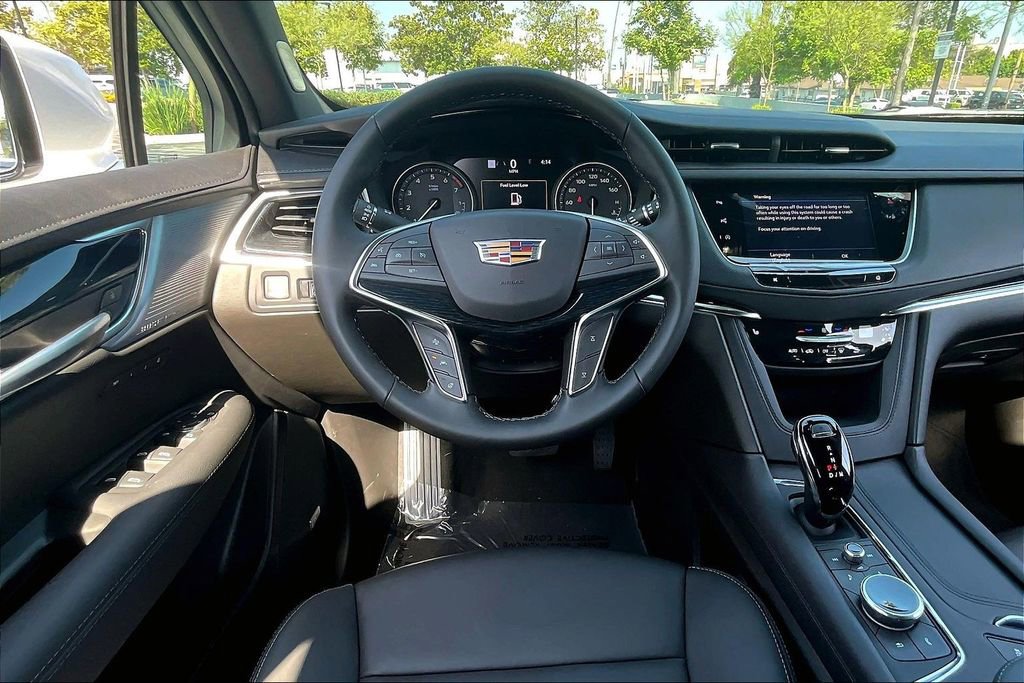 New 2026 Cadillac XT5 Premium Luxury w/ LPO, ONYX Package FWD image 21