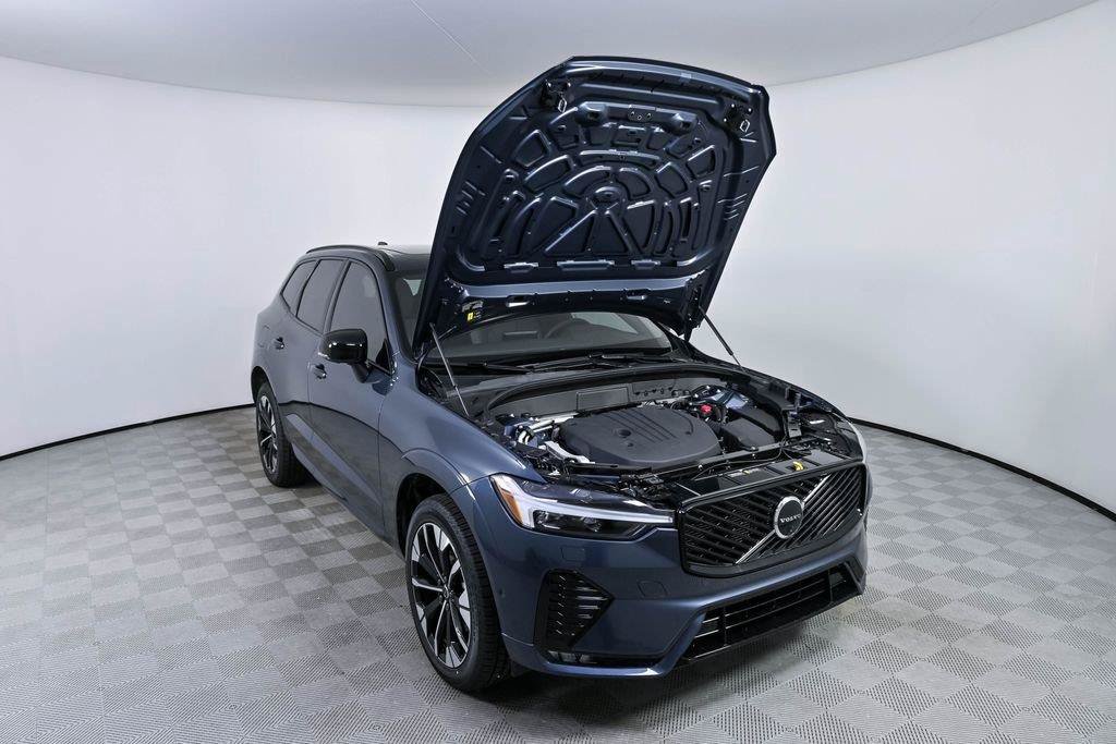 New 2026 Volvo XC60 B5 Plus w/ Protection Package Premier AWD/4WD image 32
