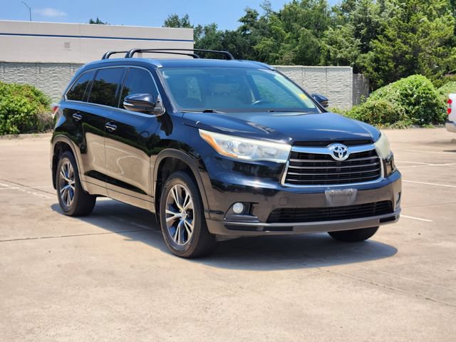 Used 2016 Toyota Highlander XLE FWD image 3