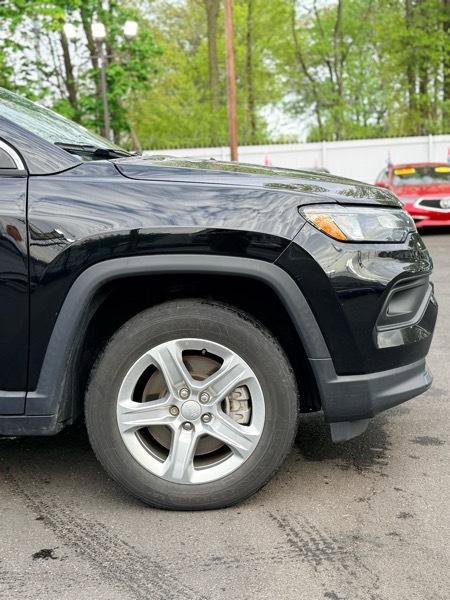 Used 2023 Jeep Compass Latitude w/ Convenience Group AWD/4WD image 4