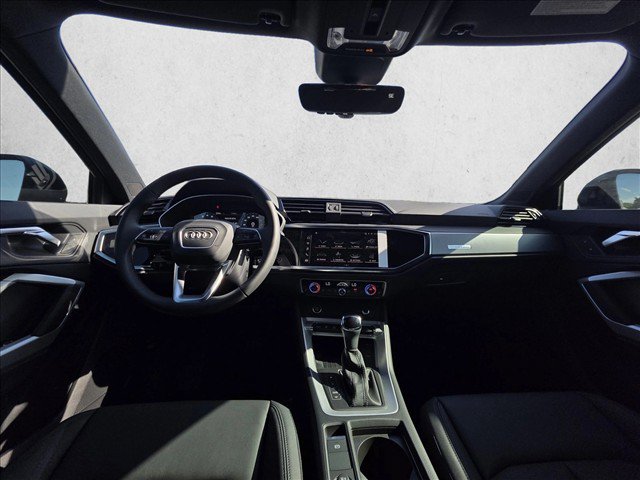 Used 2025 Audi Q3 2.0T Premium w/ Convenience Package AWD/4WD image 19