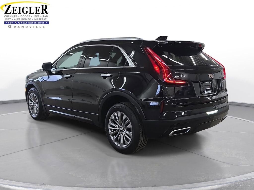 Used 2025 Cadillac XT4 Premium Luxury FWD image 7