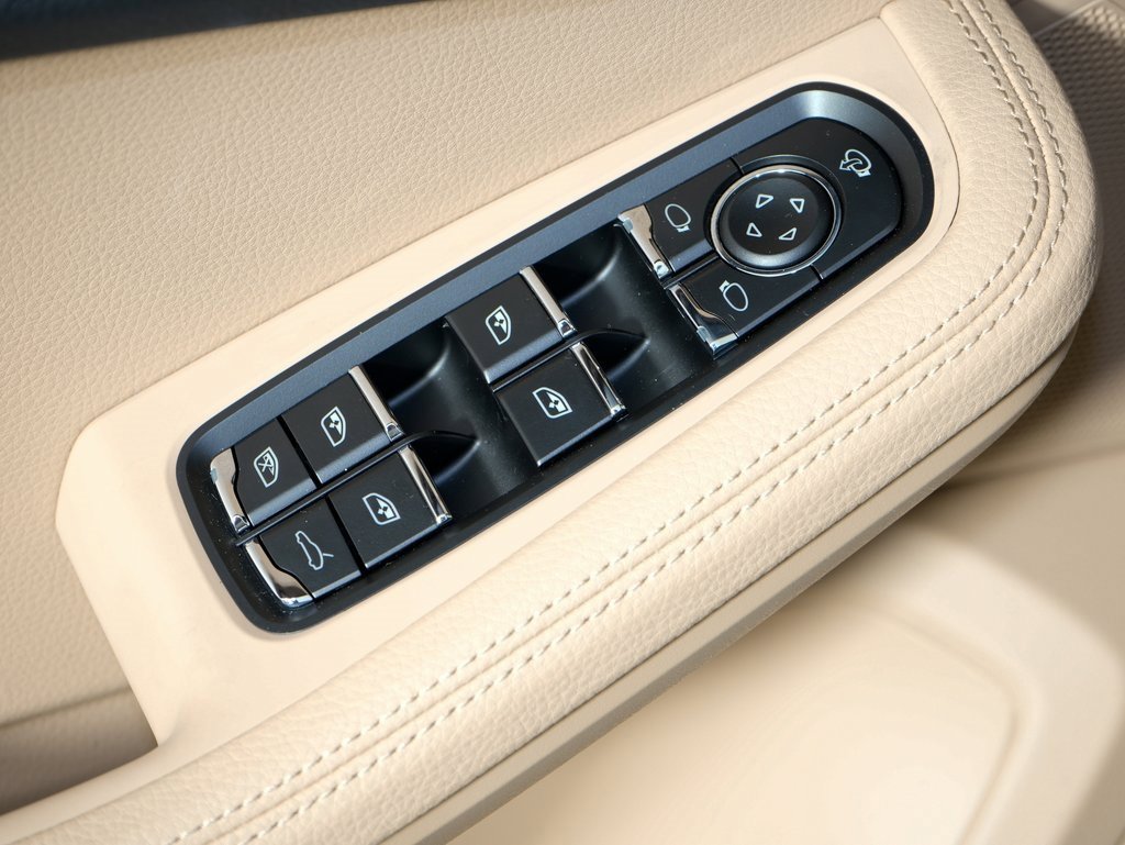 New 2026 Porsche Macan image 16