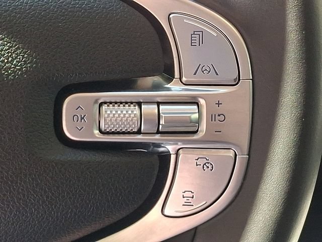 Used 2025 Genesis GV70 2.5T AWD/4WD image 22