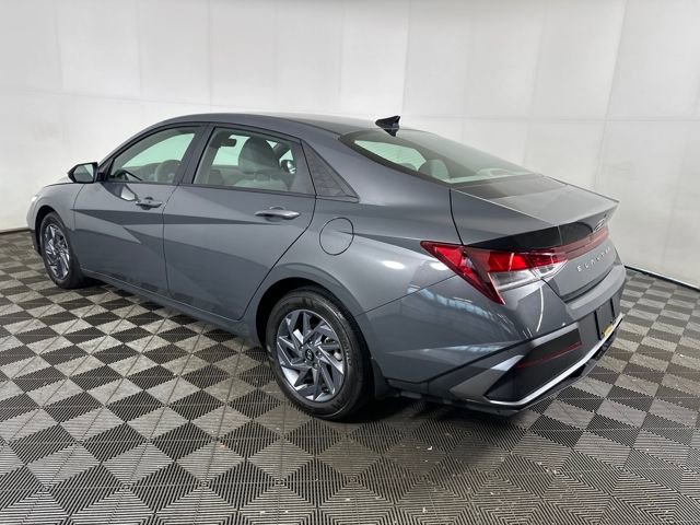 Certified 2024 Hyundai Elantra SEL image 5
