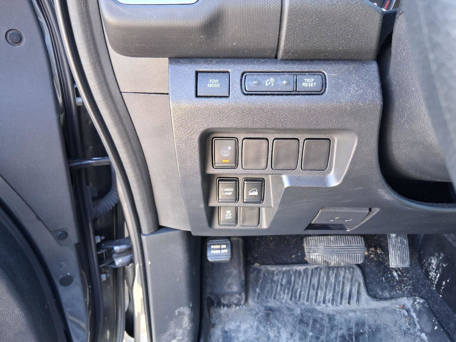 Used 2022 Nissan Frontier SV w/ Technology Package image 13