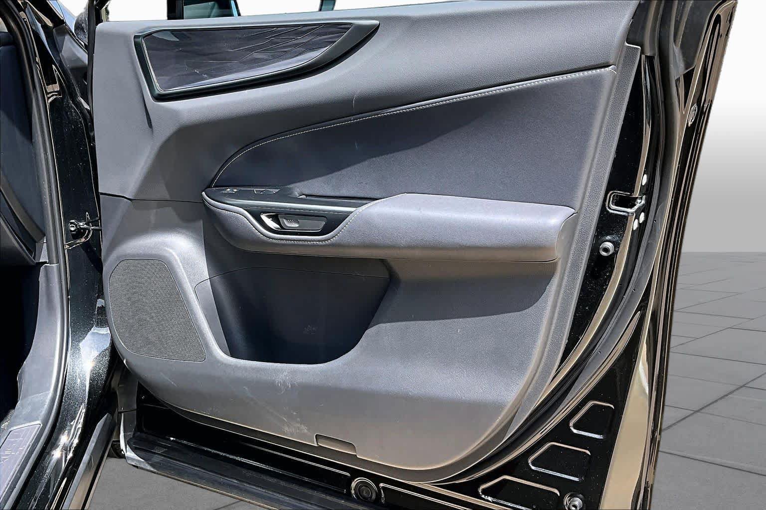Certified 2025 Lexus NX 250 FWD w/ Premium Package image 23