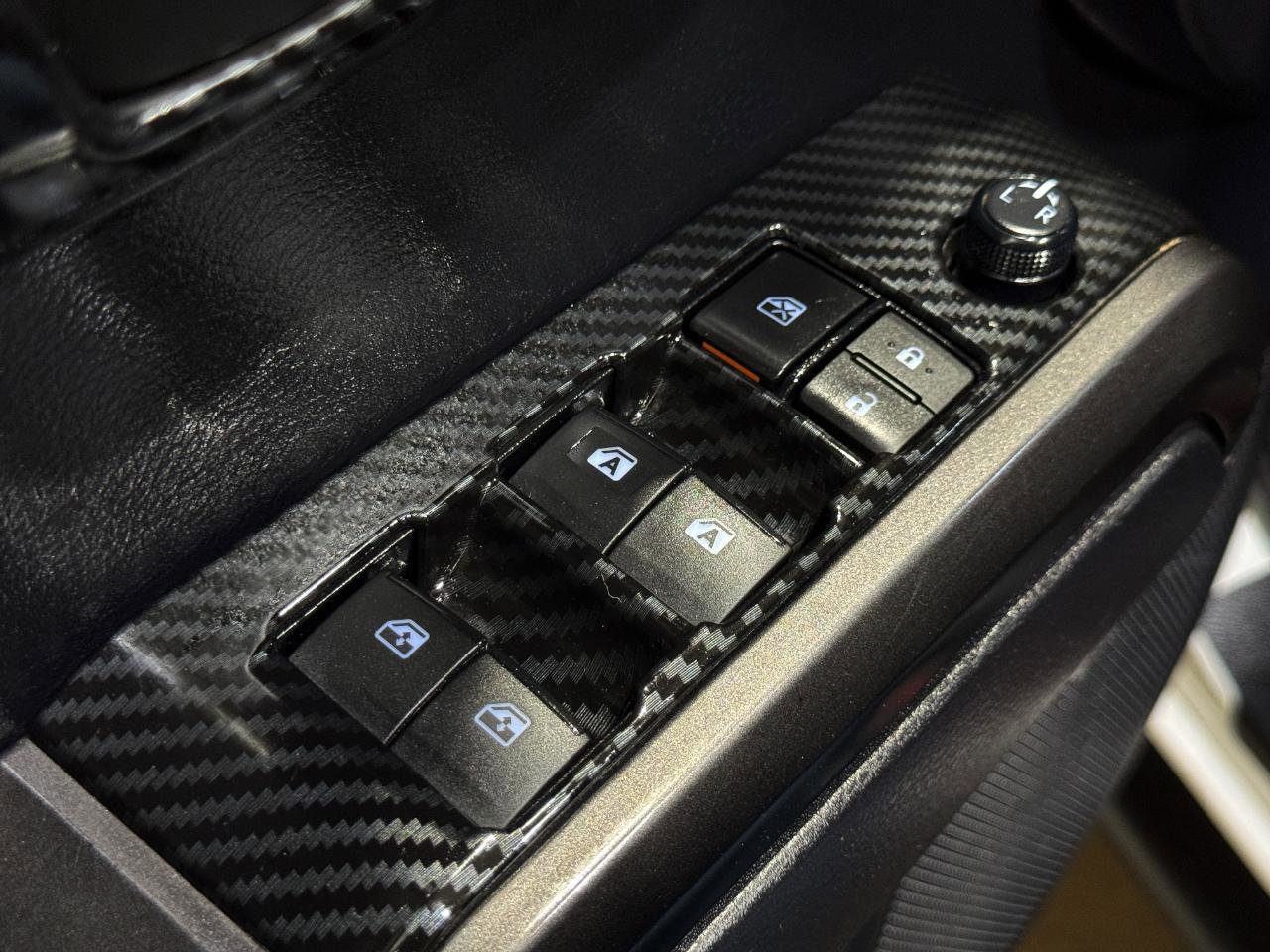 Used 2021 Toyota Tacoma TRD Off-Road w/ Technology Package AWD/4WD image 30