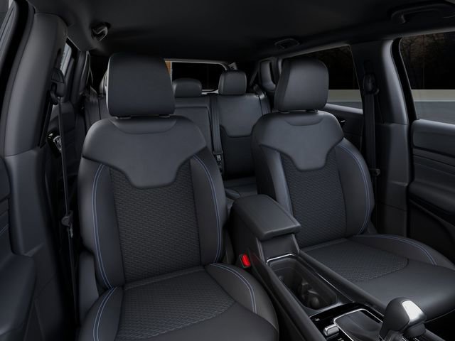 New 2026 Jeep Compass Latitude image 16