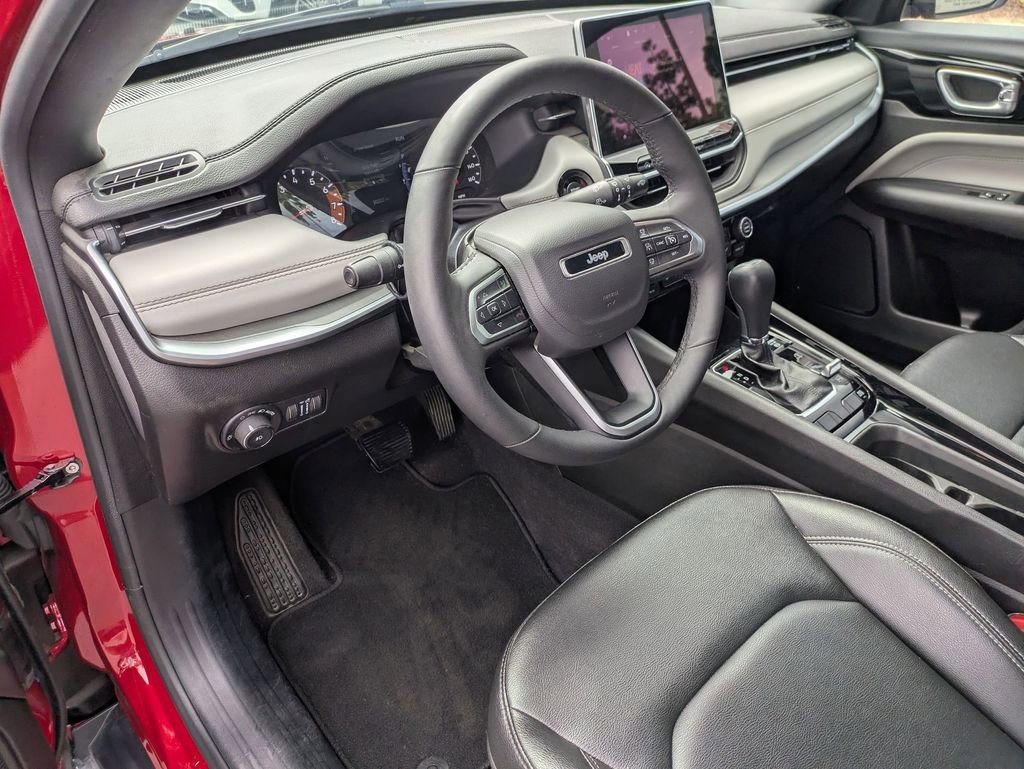 Used 2025 Jeep Compass Limited AWD/4WD image 15