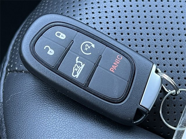 Certified 2021 Jeep Cherokee Latitude Lux w/ Comfort/Convenience Group image 32