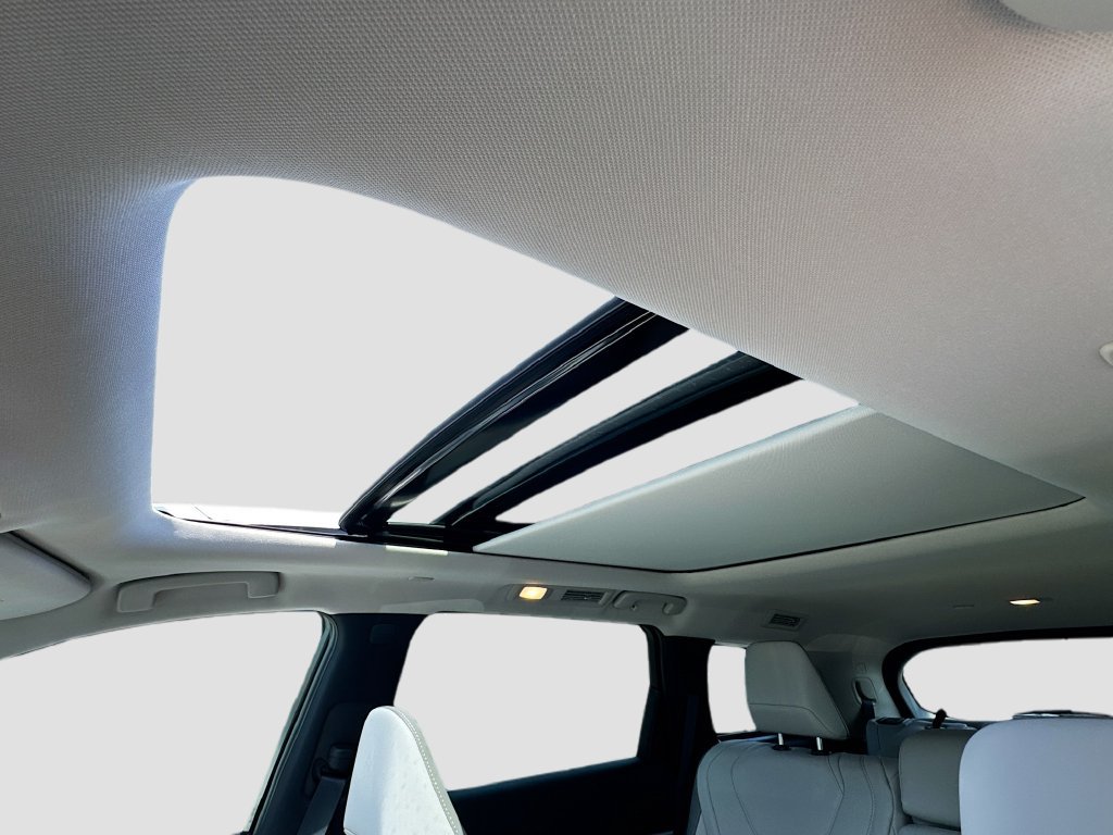 Used 2027 INFINITI QX60 Pure w/ Cargo Package FWD image 23
