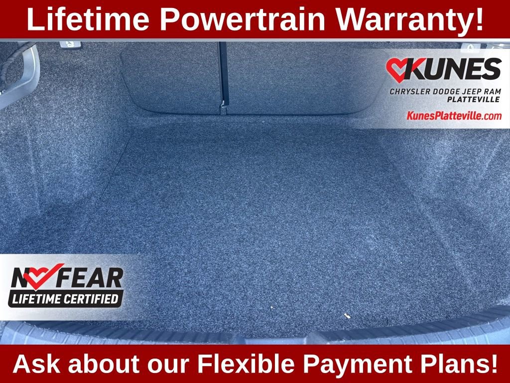 Used 2025 Volkswagen Jetta SE FWD image 22