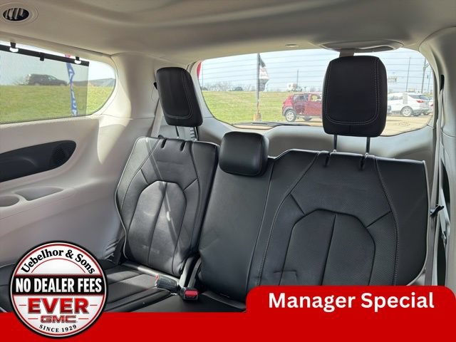 Used 2024 Chrysler Pacifica Limited FWD image 21