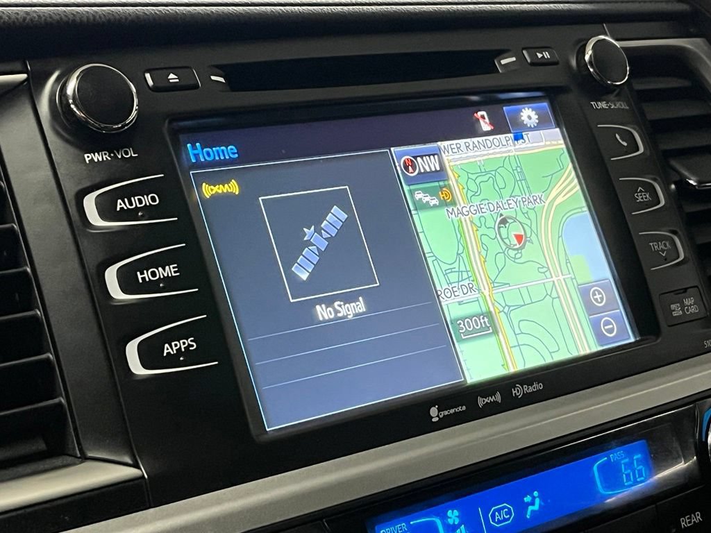Used 2018 Toyota Highlander XLE AWD/4WD image 27