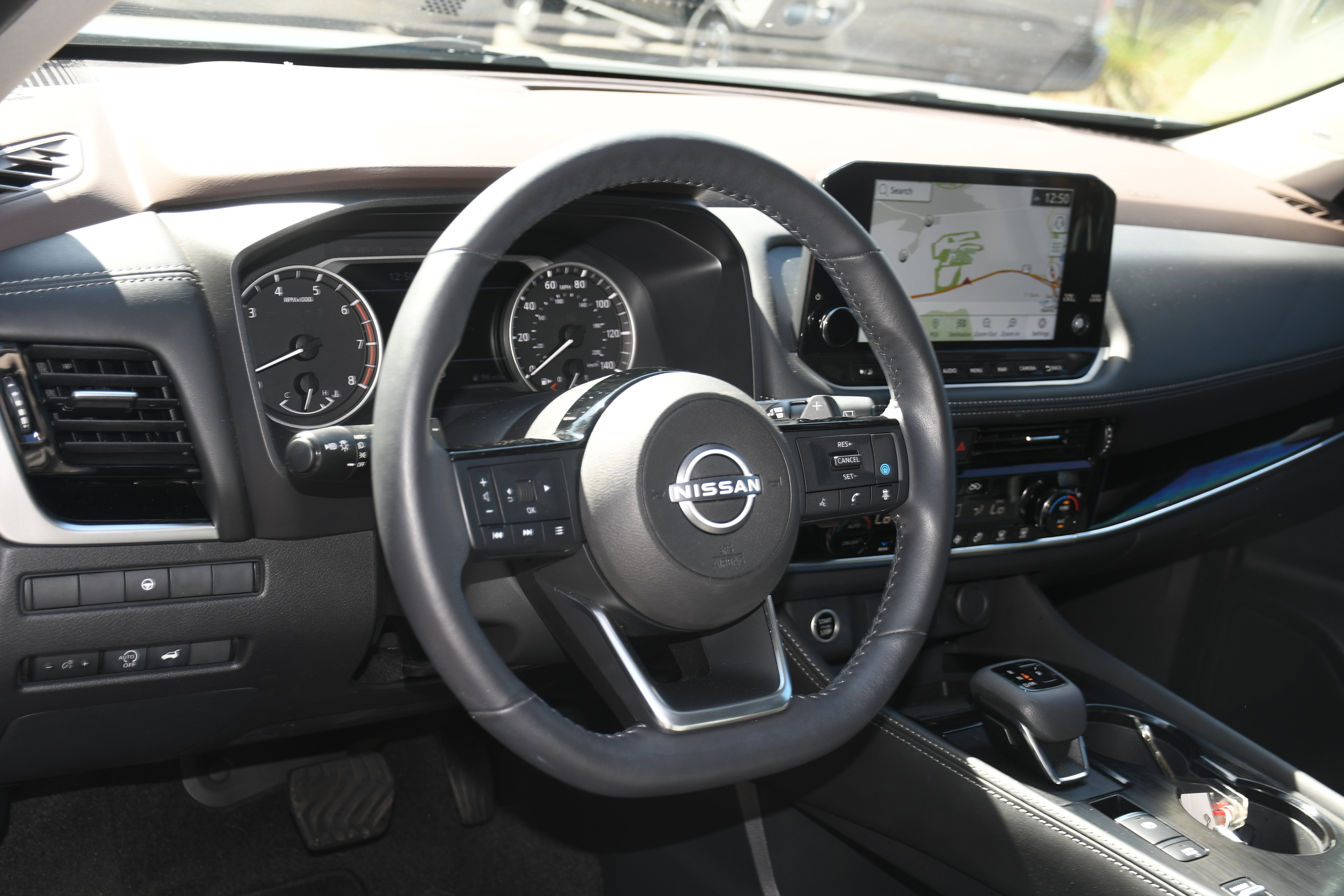 Used 2023 Nissan Rogue SL w/ SL Premium Package image 9