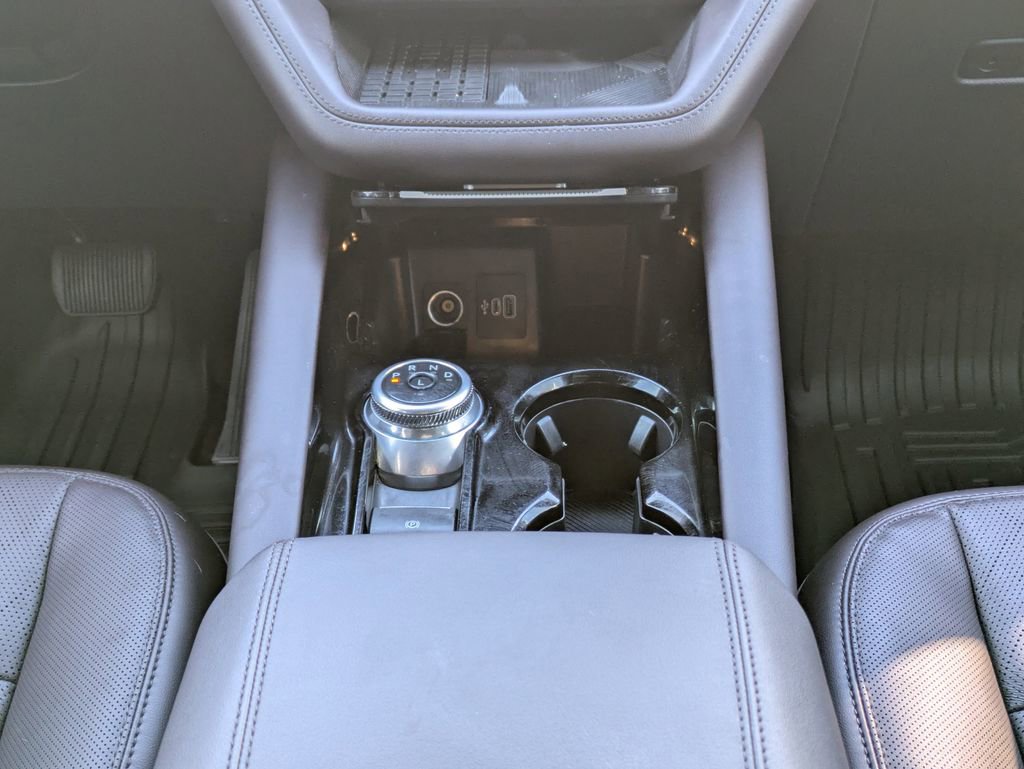 Used 2025 Ford Explorer Platinum image 25