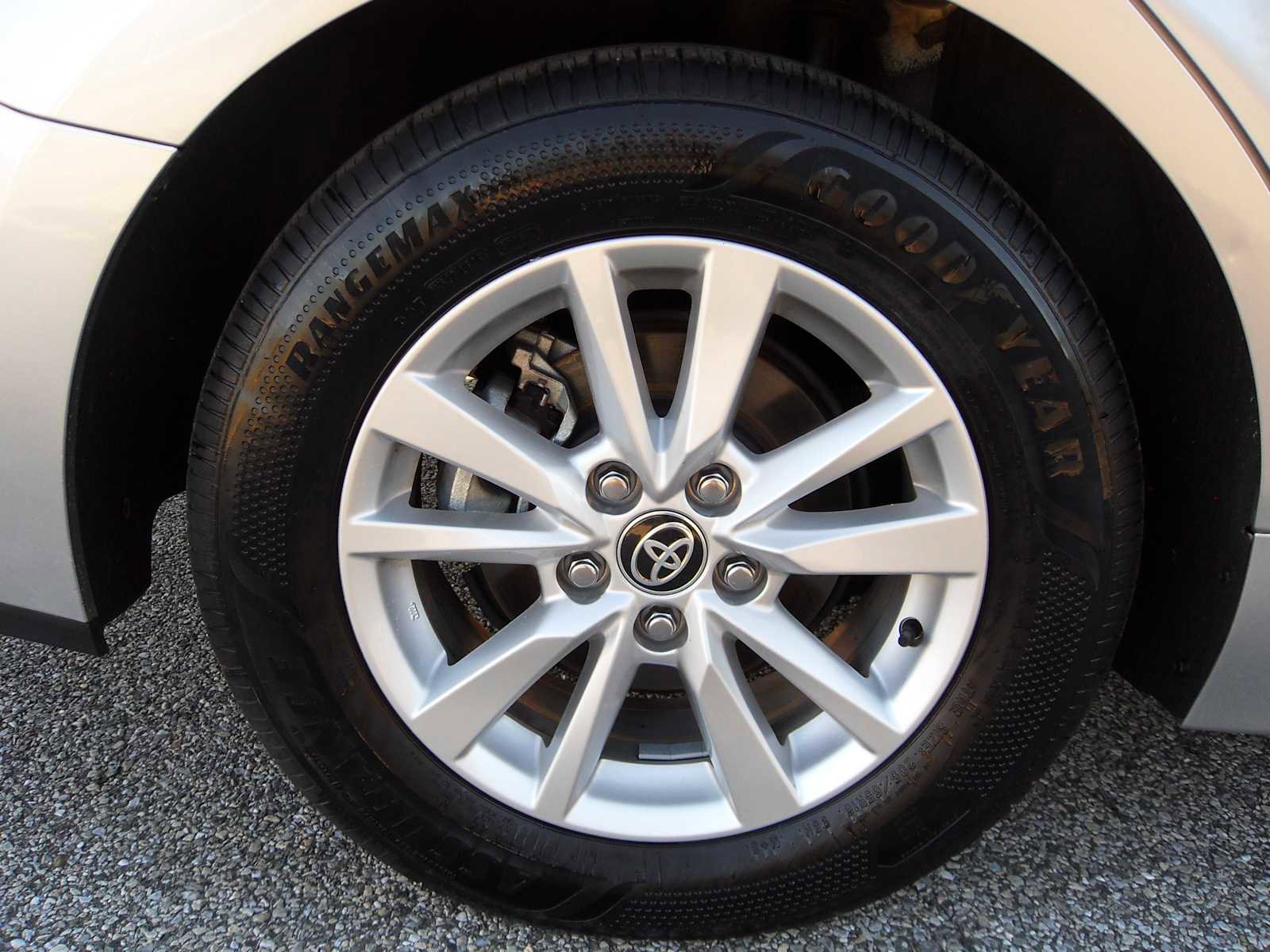 Used 2025 Toyota Camry LE image 18